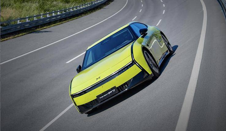 電動(dòng)轎跑再進(jìn)化,全新小鵬P7藏著多少新花樣?