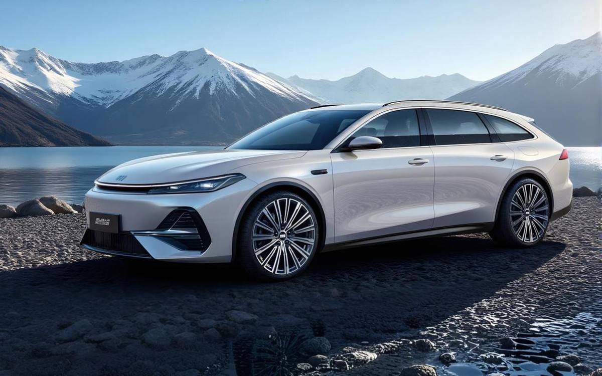 又一款十萬級旅行車?吉利銀河A7旅行版曝光,競爭海豹06旅行?