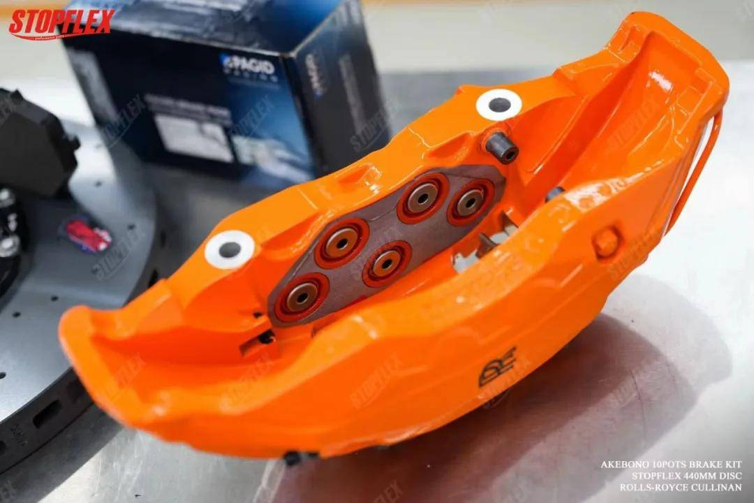 勞斯萊斯庫里南升級STOPFLEX碳陶剎車案例