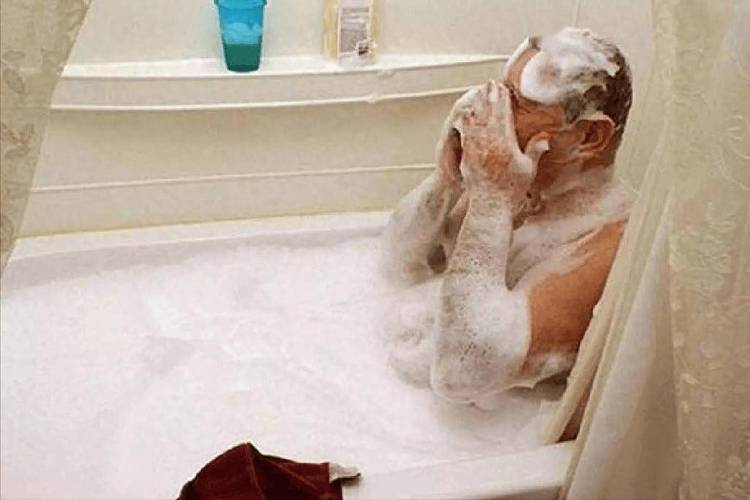 洗澡是長壽的良藥!提醒:霜降天來臨,洗澡牢記“5不要”!