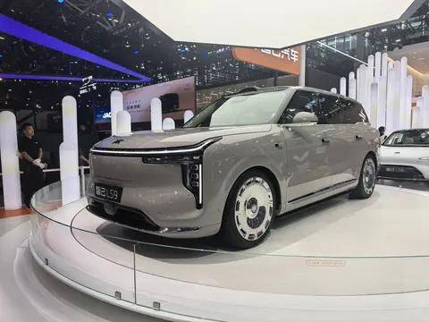 智己雙車亮相廣州車展,LS9開啟全國交付