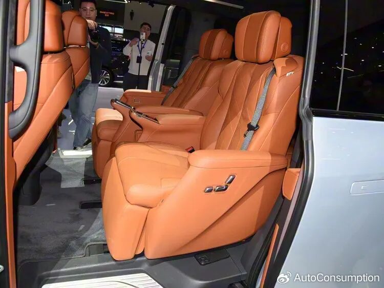 別克最強(qiáng)MPV預(yù)售開(kāi)賣!下月5號(hào)上市