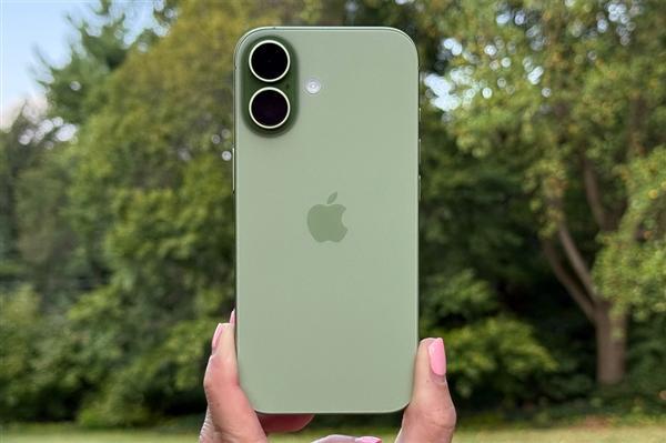 iPhone 17系列立大功!蘋(píng)果10月全球份額24.2%:創(chuàng)歷史單月最高記錄